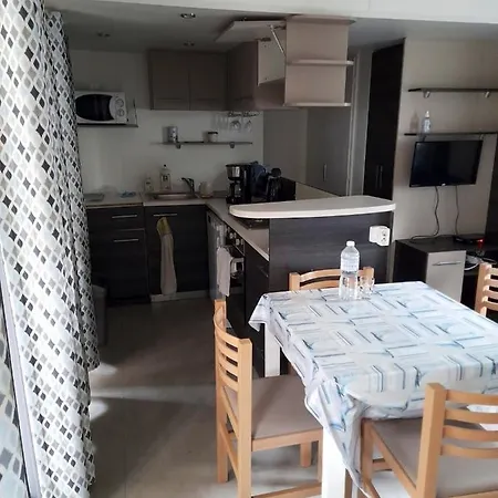 Au Coeur De Avec Piscine Partagee Tatil Evi Les Mathes