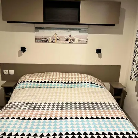 Tatil Evi Au Coeur De Avec Piscine Partagee Les Mathes