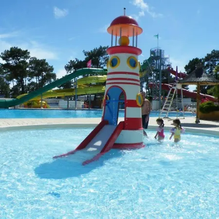 Au Coeur De Avec Piscine Partagee Tatil Evi