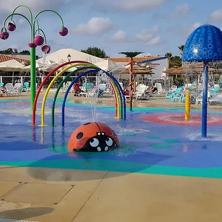 Tatil Evi Au Coeur De Avec Piscine Partagee